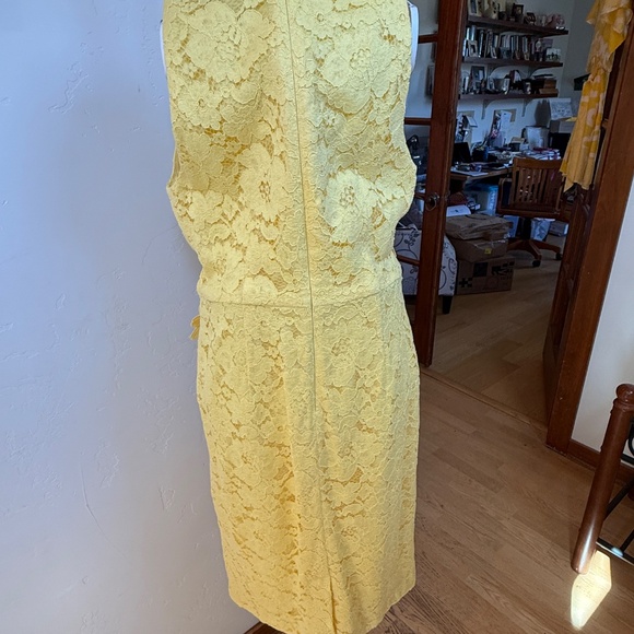 White House Black Market -size 10 - yellow appliqué v-neck sheath dress - NWT - Picture 7 of 7